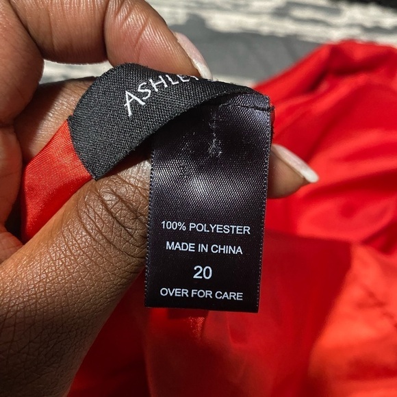 Ashley Stewart Red Sleeveless Pleated Blouse-size 20 - Picture 4 of 4